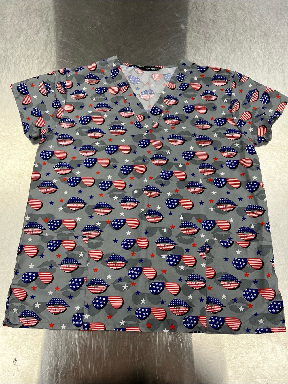Cassandra O Patriotic Heart-Print Short Sleeve Scrub Top - Gray Women’s XL
